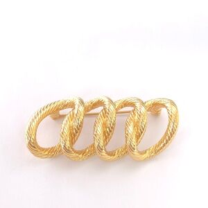 Vintage Monet Gold Tone Twisted Rope Linked Circles Brooch